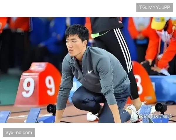 刘翔拎菜篮子戴名表，这反差看着就笑